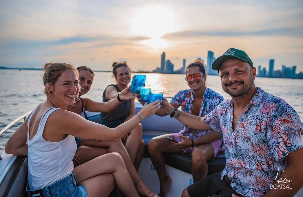 Tour Cartagena Bay Sunset | alquilar bote o yate